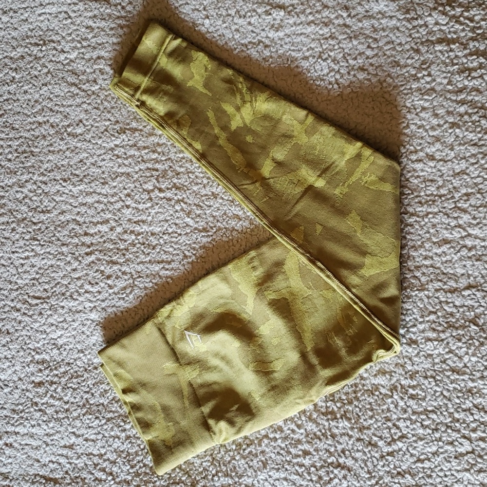 Gymshark Adapt Camo Seamless Leggings in Savannah Griffin Green